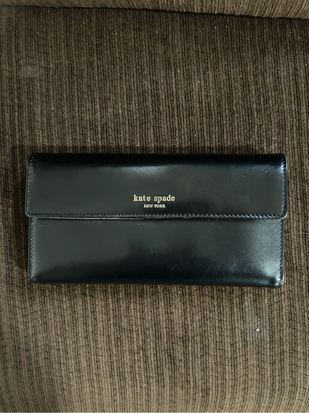Kate Spade New York Continental Black & Gold Leather Wallet. EUC.